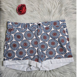 Banana Republic Size 8 Floral Geometric Print Shorts‎ Rolled Hem Colorful Blue